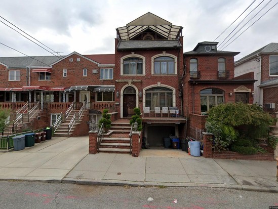 Single-family for Pre-foreclosure / auction Gravesend, Brooklyn