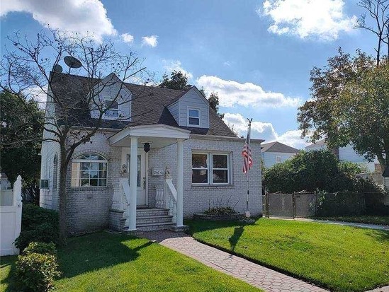 Single-family for Sale Bellerose, Queens