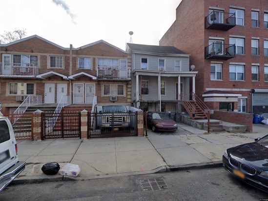 Single-family for Pre-foreclosure Bedford Stuyvesant, Brooklyn