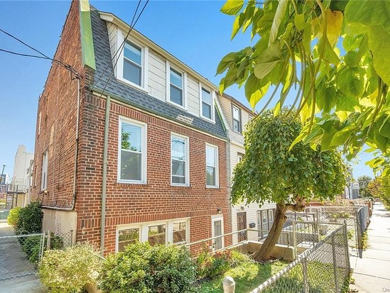 Single-family for Sale Throggs Neck, Bronx