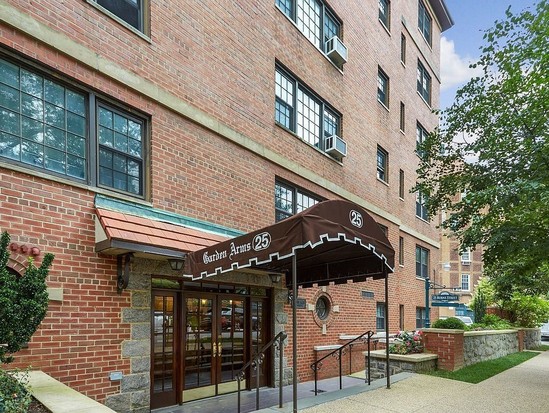 Condo for Sale Forest Hills, Queens