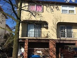 Home for Pre-foreclosure / auction Huguenot, Staten Island