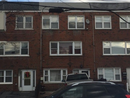 Single-family for Pre-foreclosure / auction Throggs Neck, Bronx