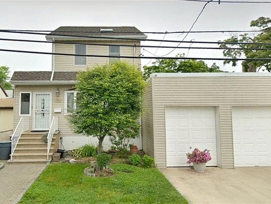 Single-family for Sale Throggs Neck, Bronx