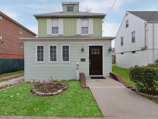 Single-family for Sale Throggs Neck, Bronx