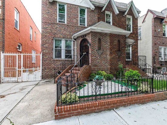 Single-family for Sale Jackson Heights, Queens