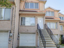 Home for Pre-foreclosure Elm Park, Staten Island