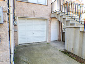 Home for Pre-foreclosure Elm Park, Staten Island