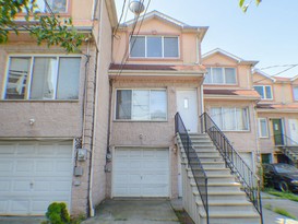 Home for Pre-foreclosure Elm Park, Staten Island