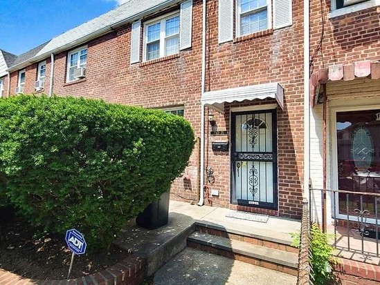 Single-family for Sale Floral Park, Queens