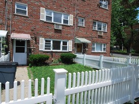 Home for Pre-foreclosure Eastchester, Bronx