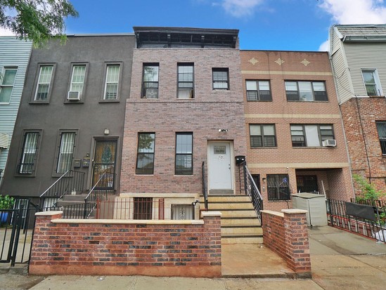 Single-family for Sale Bedford Stuyvesant, Brooklyn