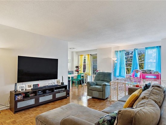 Condo for Sale Bronxwood, Bronx