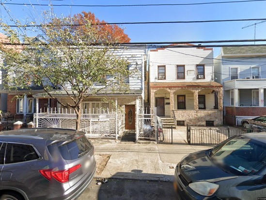 Multi-family for Pre-foreclosure / auction Astoria, Queens