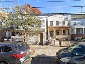 Home for Pre-foreclosure / auction Astoria, Queens