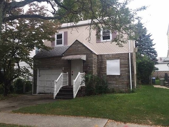 Single-family for Sale Floral Park, Queens