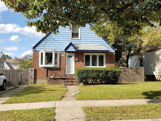 Single-family for Sale Floral Park, Queens