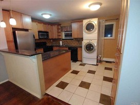 Home for Sale Throggs Neck, Bronx