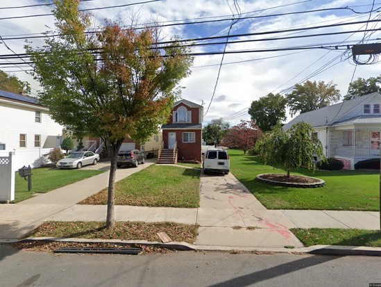 Multi-family for Pre-foreclosure / auction Mariners Harbor, Staten Island