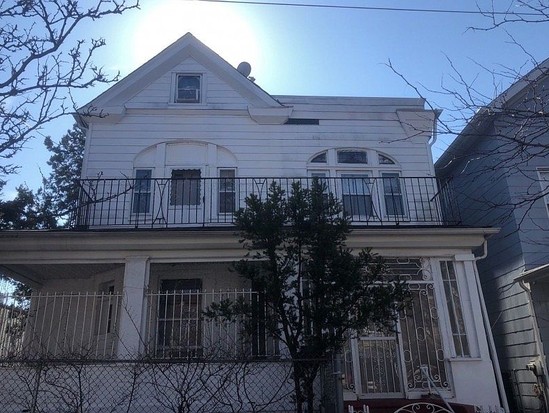 Single-family for Pre-foreclosure / auction East New York, Brooklyn