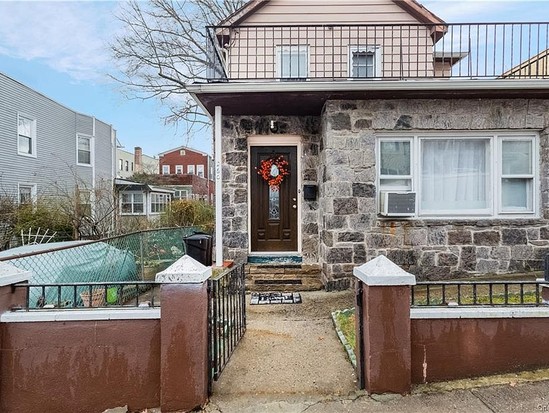 Single-family for Sale Woodlawn, Bronx