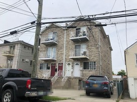 Home for Pre-foreclosure / auction Throggs Neck, Bronx