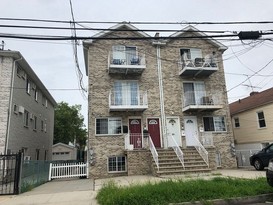 Home for Pre-foreclosure / auction Throggs Neck, Bronx