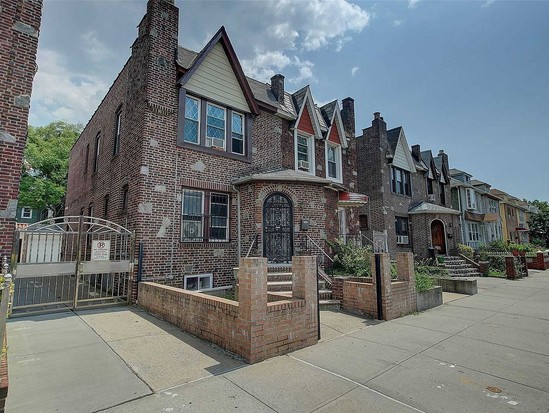 Single-family for Sale Jackson Heights, Queens