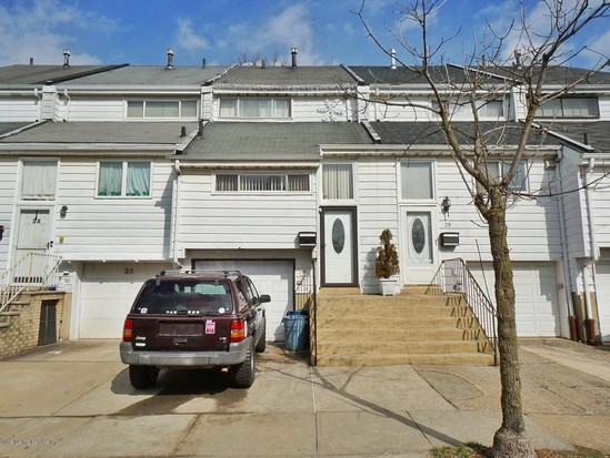 Townhouse for Sale Huguenot, Staten Island