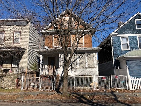 Single-family for Pre-foreclosure / auction Clifton, Staten Island