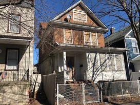 Home for Pre-foreclosure / auction Clifton, Staten Island