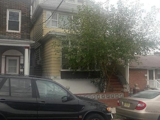 Multi-family for Pre-foreclosure / auction Tompkinsville, Staten Island