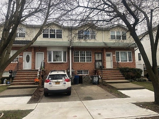 Single-family for Pre-foreclosure / auction Tottenville, Staten Island