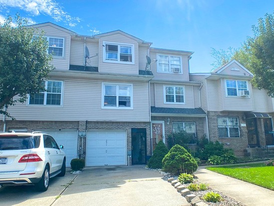 Single-family for Sale Park Hill, Staten Island