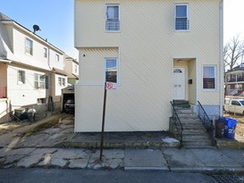 Home for Pre-foreclosure Far Rockaway, Queens