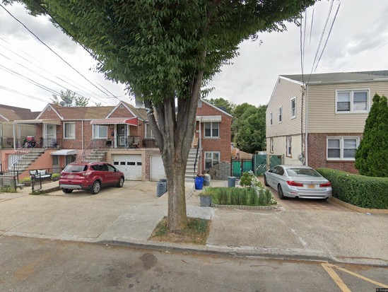 Multi-family for Pre-foreclosure Pelham Gardens, Bronx