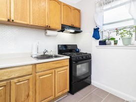 Home for Sale Throggs Neck, Bronx