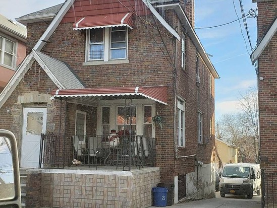 Multi-family for Pre-foreclosure / auction Laconia, Bronx