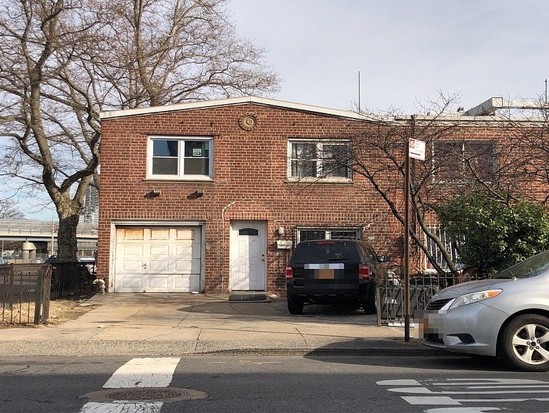 Single-family for Pre-foreclosure / auction Brighton Beach, Brooklyn