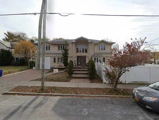 Single-family for Pre-foreclosure / auction Far Rockaway, Queens