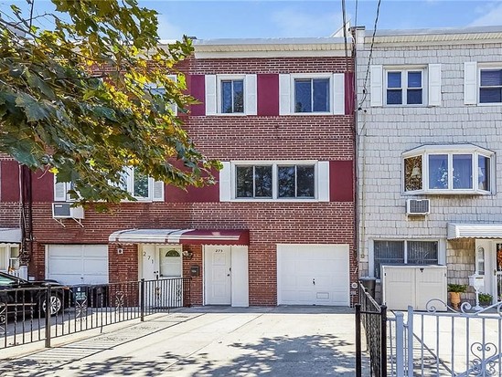 Single-family for Sale Throggs Neck, Bronx