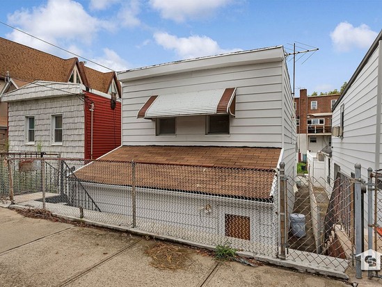 Single-family for Sale Sheepshead Bay, Brooklyn