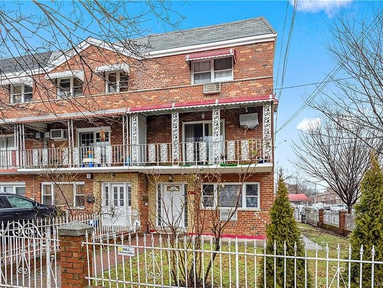 Multi-family for Sale Throggs Neck, Bronx