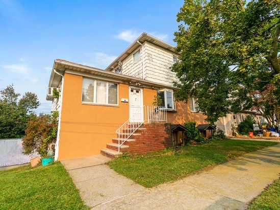 Single-family for Sale Castleton Corners, Staten Island