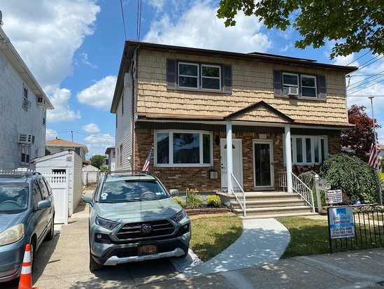 Single-family for Sale New Dorp Beach, Staten Island