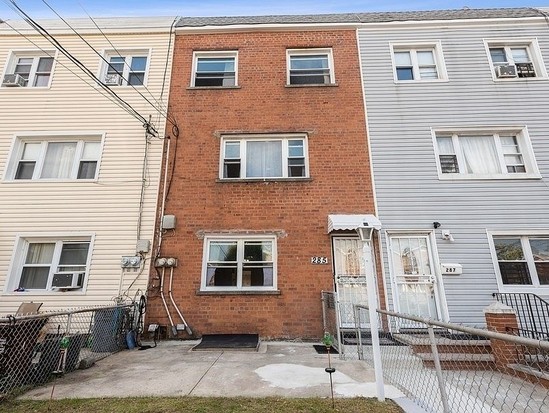 Multi-family for Sale Throggs Neck, Bronx