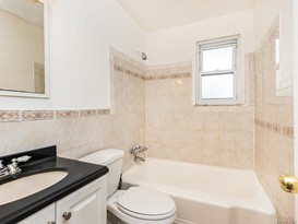 Home for Sale Throggs Neck, Bronx