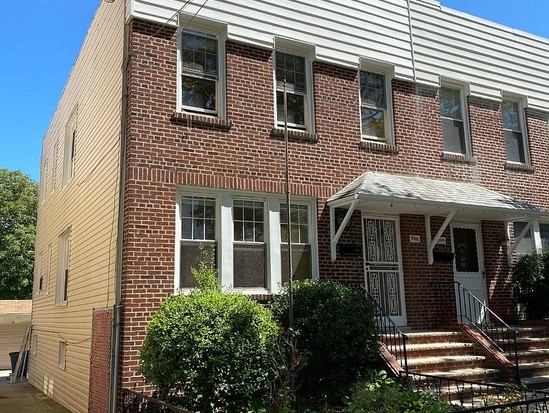 Townhouse for Sale Throggs Neck, Bronx