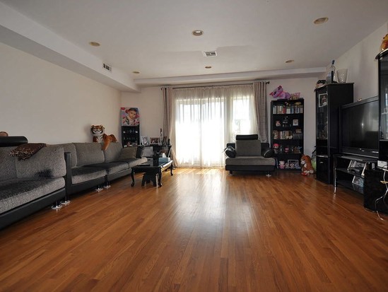 Condo for Sale Gravesend, Brooklyn