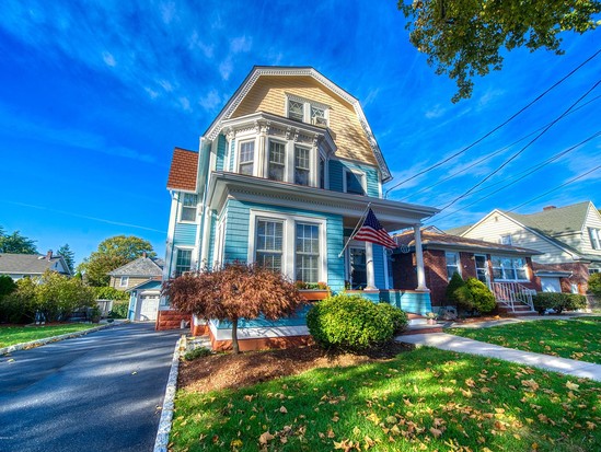 Single-family for Sale Port Richmond, Staten Island